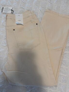 A. Lovett Cream Straight-Leg Women’s Jeans